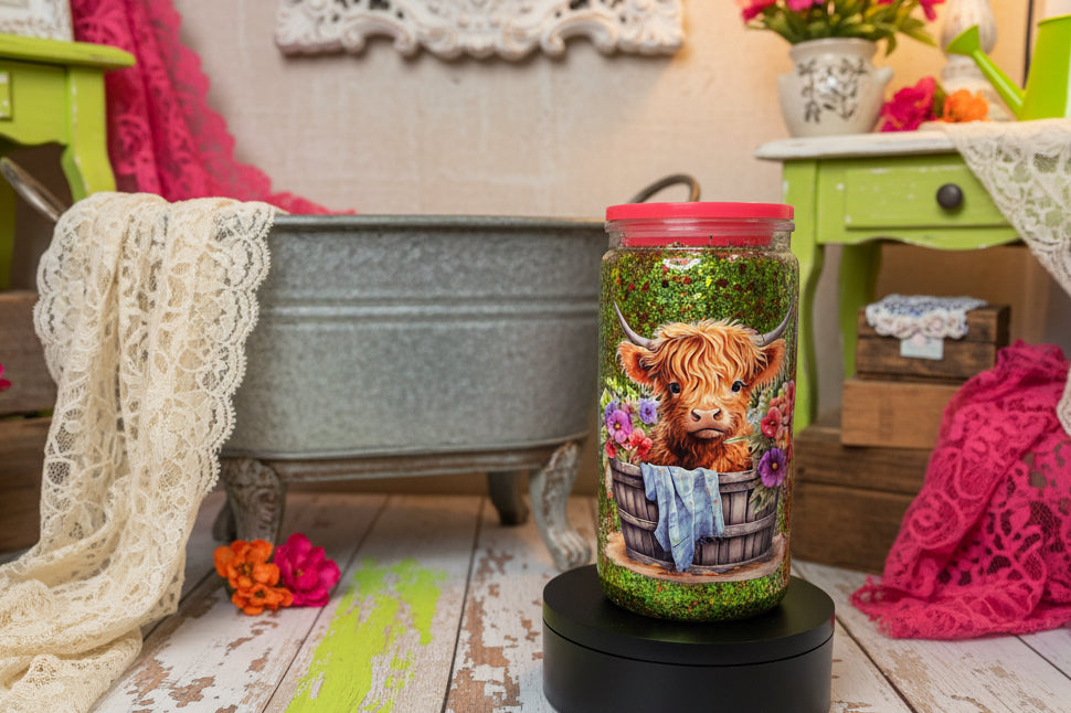 Soak & Sparkle – Highland Cow Glitter Sip
